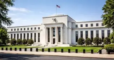 Federal Reserve Keeps Rates Unchanged, Dissent Points to Future Shifts