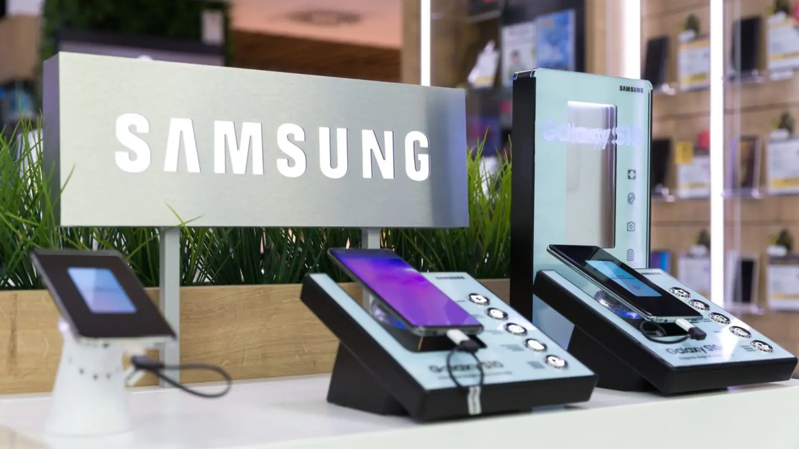 Samsung Expands Crypto Services with USDC Transfers on Solana
